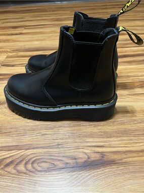Dr Martens 2976 Quad Men’s 7 Women’s 8